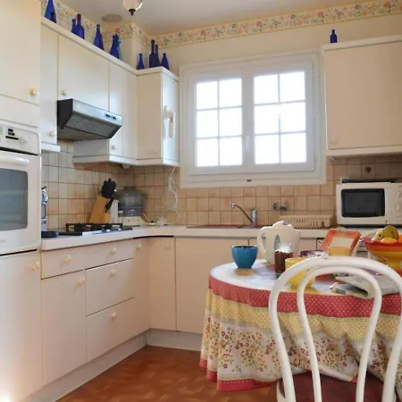 House - 10 Pers, 120 M2, 4/3 *